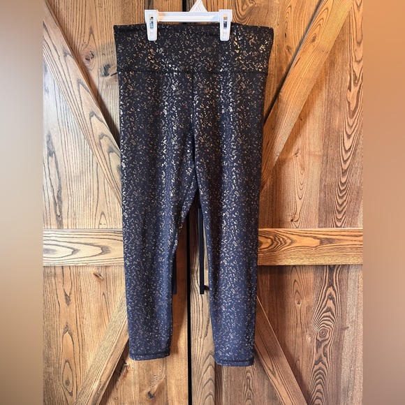 ZYIA Black Leggings 7/8 with gold accents - Picture 3 of 8